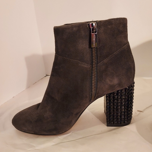 Michael Michael Kors "Arabelle" Gray and Black Ankle Boot in Size 6.5 M - Picture 3 of 13